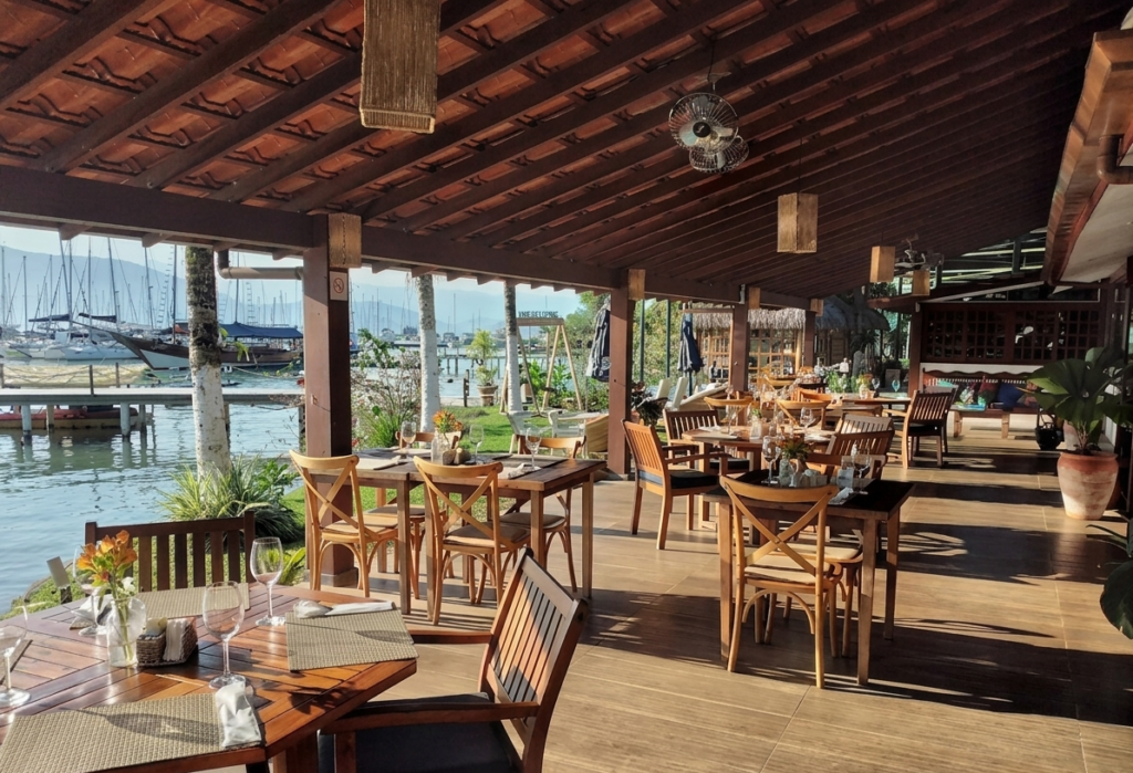 Restaurante Armazém Mar, comandado pelo chef Fabrício Toffono, na Marina do Farol