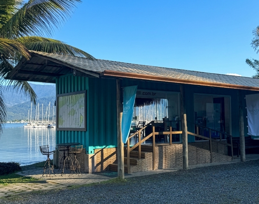 Sede da Wind charter na Marina do Farol, Paraty