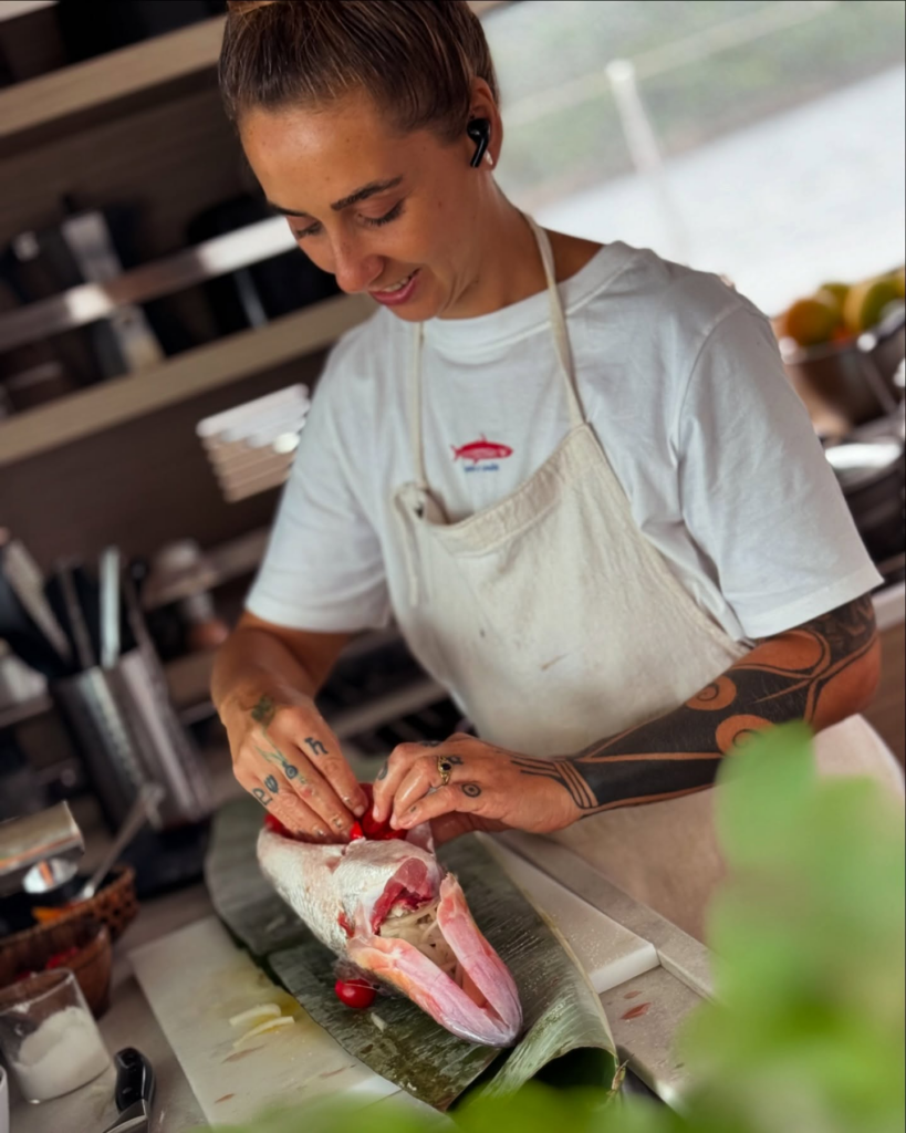 Private Chef Camilla Venditti trabalhando a bordo